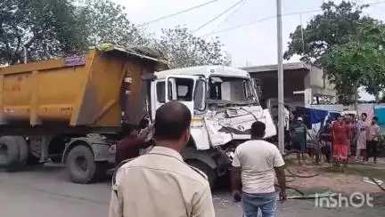 करतला: कुकरीचोली के समीप दो ट्रेलरों में भिड़ंत, ट्रेलर ड्राइवर 1 घंटे की कड़ी मेहनत के बाद केबिन से निकाला गया