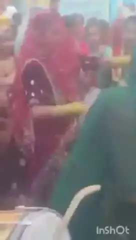 आगरा: सिकंदरा में कुआं पूजन के दौरान तेज रफ्तार कार ने महिलाओं और बच्चों को मारी टक्कर, आधा दर्जन लोग घायल, वीडियो आया सामने