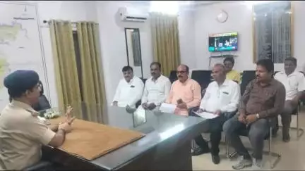 सिवनी: कांग्रेस ने सिवनी जिले में बढ़ती आपराधिक गतिविधियों पर लगाम लगाने की मांग के साथ एसपी को ज्ञापन सौंपा