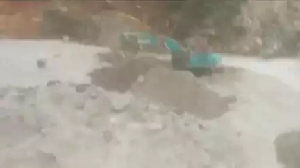 कल्पा: किन्नौर के पोवारी समीप सतलुज नदी का जलस्तर बढ़ा, NH-5 के धंसने का खतरा बना हुआ है