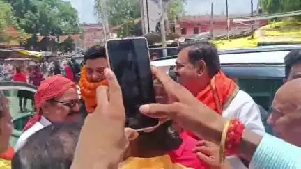 नोखा: नोखा बस स्टैंड पर भारतीय जनता पार्टी के कार्यकर्ताओं ने राष्ट्रीय प्रवक्ता का स्वागत किया