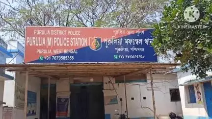 পুরুলিয়া ২: পুরুলিয়া বাঁকুড়া জাতীয় সড়কে সিংবাজার এলাকায় উল্টে গেল মদ বোঝাই পিকআপ ভ্যান
