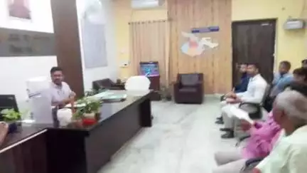 बिहार: बाबा मनीराम अखाड़ा लंगोट जुलूस को लेकर एसडीओ की अध्यक्षता में अधिकारियों और न्यास समिति के सदस्यों की हुई बैठक