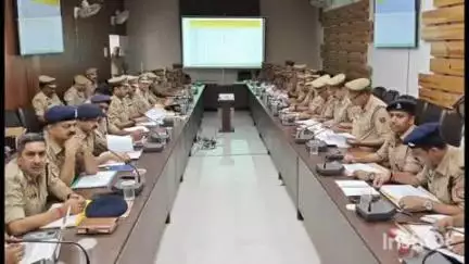 बिजनौर: बिजनौर एसपी ने पुलिस लाइन सभागार कक्ष में पुलिस के राजपत्रित अधिकारियों व थाना प्रभारियों के साथ की गोष्ठी