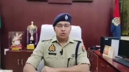 गोंडा: SP ने इटियाथोक और परसपुर के इंस्पेक्टर को किया लाइन हाजिर, 1 निरीक्षक और 9 उपनिरीक्षकों के कार्य क्षेत्र में किया बदलाव