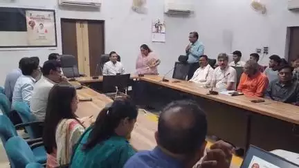 खंडवा नगर: खंडवा कलेक्ट्रेट में संविधान हत्या दिवस कार्यक्रम का आयोजन किया गया