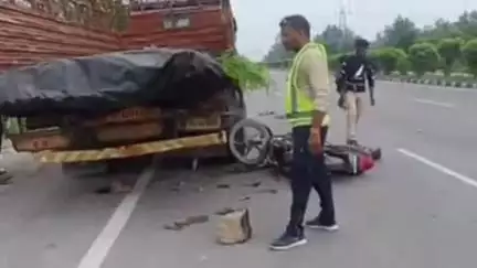 नरवल: महाराजपुर थाना क्षेत्र में तेज रफ्तार बाइक डीसीएम से टकराई, बाइक सवार गंभीर रूप से घायल