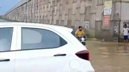 अम्बाला: अंबाला में मूसलाधार बारिश से जलभराव, कई वाहन फंसे, वाहन चालकों को हुई परेशानी