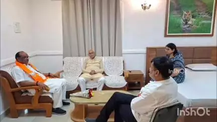 होशंगाबाद नगर: नर्मदापुरम: सर्किट हाउस में विधायक ने केंद्रीय जनजाति राज्य मंत्री से मुलाकात कर चर्चा की