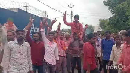પેટલાદ: રૂપિયાપુરા,રંગાઈપુરા સહિત ગામોમાં વિજય વરઘોડા નીકળ્યા, મોટી સંખ્યામાં સમર્થકો જોડાયા