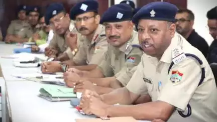 चमोली: एसपी चमोली ने मासिक अपराध गोष्ठी में मानसून सीजन में संभावित आपदा से निपटने के लिए अलर्ट रहने के दिए निर्देश