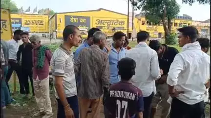 उचेहरा: बाउली चौराहा उंचेहरा में दो पहिया वाहनों की भिड़ंत, 2 युवक घायल