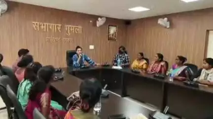 गुमला: जिले की 30 महिला उद्यमियों को IRMA, गुजरात में मिलेगा 5 दिवसीय प्रशिक्षण, उपायुक्त ने की मुलाकात