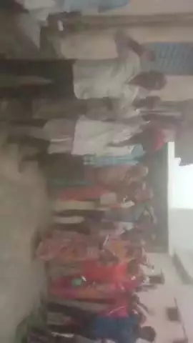 ग्राम पंचायत गुड़ा कला मैं किसानों को कृषि पर्यवेक्षक द्वारा बीज नहीं दिया जा रहा है दौरान जबकि अन्य गांव के लोगों को