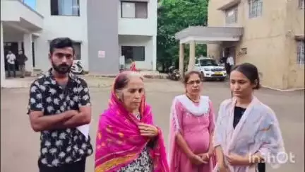कटनी नगर: मृतक रोहित के परिजनों ने एसपी कार्यालय में शिकायत पत्र सौंपा, घटना को षडयंत्र बताकर कार्रवाई की मांग की