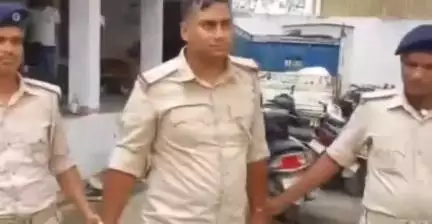 पटना ग्रामीण: अगमकुआं थाना क्षेत्र से फर्जी दरोगा रवि किशन गिरफ्तार, अवैध शराब की तस्करी करता था