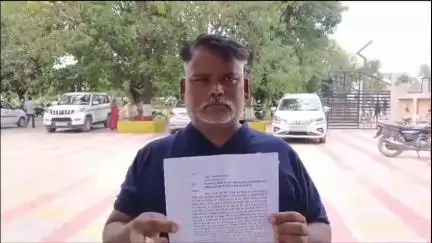 निचलौल: ग्राम विशुनपुर भड़ेहर में एक किसान को उसकी कानूनी जमीन पर खेती करने से रोका जा रहा, दफ्तरों का चक्कर लगाना पड़ रहा
