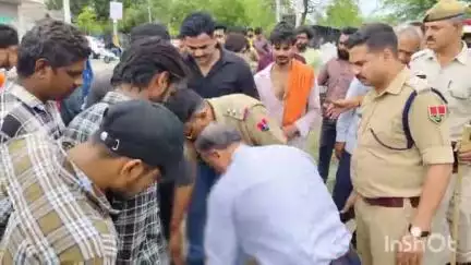 भीलवाड़ा: बडला चौराहे पर खाली प्लॉट में मिला गाय के नवजात बछड़े का कटा हुआ सिर, फैली सनसनी, गौ रक्षकों की भीड़ लगी