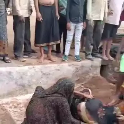 निवाड़ी: निवाड़ी जिले के ज्योरा मोरा गांव के पास ट्रक ने ट्रैक्टर ट्रॉली को मारी टक्कर, ट्रॉली में सवार आठ लोग घायल