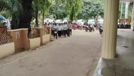 जालना: महादेव मंदिर ते दर्गा वेस पर्यंतच्या रस्त्याचे काम तातडीने करा, नागरीकांची जिल्हाधिकारी व आयुक्तांकडे मागणी #Jansamasya