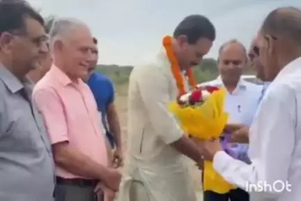 इंदौरा: इंदोरा विधायक का घंडरा पहुंचने पर हुआ जोरदार स्वागत, अग्निशमन केंद्र व कार्यालय भवन का भूमि पूजन करने पहुंचे थे