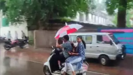 खरगौन: मानसून की पहली बारिश से शहर तरबतर, हजारों क्विंटल मक्का भीगा