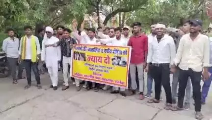महोबा: कलेक्ट्रेट में पाल समाज ने कौशांबी दुष्कर्म कांड की निष्पक्ष जांच व ग्राम प्रधान पर कार्रवाई की मांग की