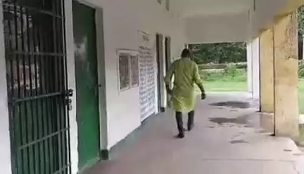 गोलमुरी-सह-जुगसलाई: जमशेदपुर के सरकारी स्कूल में चोरों का कहर, मिडिल स्कूल से पंखे, बल्ब और घड़ी चोरी