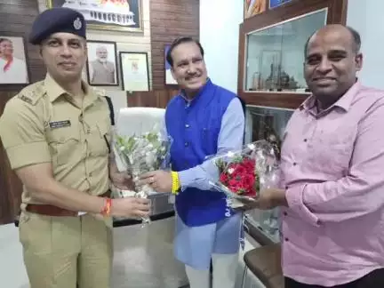 सारंगपुर: सारंगपुर सेवा सदन में मंत्री टेटवाल ने कलेक्टर, एसपी व अधिकारियों के साथ बैठक की, सुरक्षा व बारिश पर दिए निर्देश