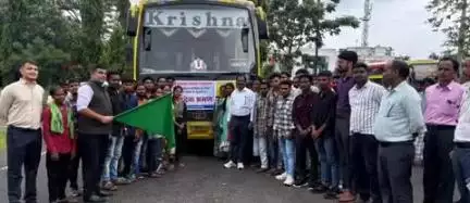 दंतेवाड़ा: नियद नेल्लानार कार्यक्रम के तहत 91 युवाओं का रायपुर बौद्धिक भ्रमण, कलेक्टर ने हरी झंडी दिखाकर किया रवाना