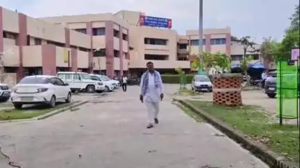 मंझनपुर: भगवतपुर गांव में बड़ा घोटाला: एक ही व्यक्ति को दो-दो बार आवास योजना का लाभ, गरीब अब भी छत को तरसे #jansamasya