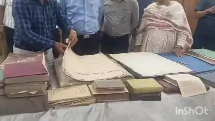 কোচবিহার ১: রাষ্ট্রীয় গ্রন্থাগারের মর্যাদা পাচ্ছে না কোচবিহারের রাজ আমলের তৈরি গ্রন্থাগার; কোনও আবেদন যায়নি, জানালেন গ্রন্থাগার মন্ত্রী