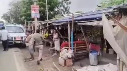 जगदीशपुर: जगदीशपुर अंचल अधिकारी श्रावणी मेला को लेकर लगातार 2 दिन से चला रहे अतिक्रमण हटाने का अभियान