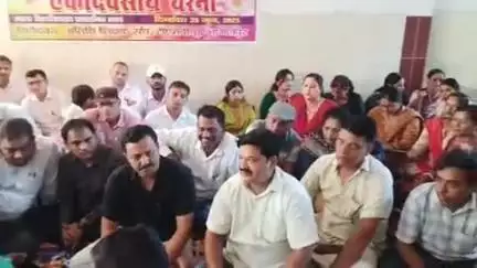 जगदीशपुर: तिलकामांझी भागलपुर विश्वविद्यालय में अतिथि शिक्षक अपनी मांगों को लेकर धरने पर बैठे