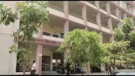 बिहार: मद्य निषेध के मामले में एडीजे-2 ने 3 आरोपियों को 5-5 साल की सज़ा और ₹1 लाख का जुर्माना लगाया