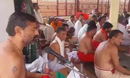 అలంపూర్: శ్రీ జోగులాంబ ఆలయంలో మగవారికి మాత్రమే అనుమతి