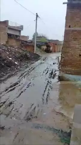 राठ के ओंडेरा गाँव में बहुत gandgi फ़ैली हुई है कृपया इसे जल्दी से जल्दी साफ करवाएं