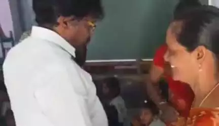 வேப்பந்தட்டை: "உணவு தரமாக உள்ளதா", வெண்பாவூர்  அரசு தொடக்கப்பள்ளியில் எம்எல்ஏ பிரபாகரன் திடீர் ஆய்வு