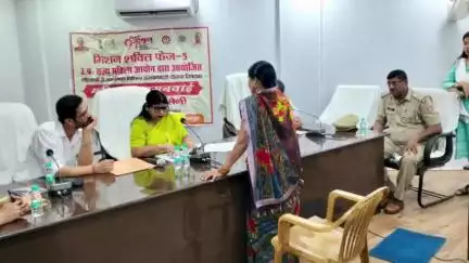 रामपुर: बुधवार को विकास भवन सभागार में राज्य महिला आयोग की सदस्य ने महिला जनसुनवाई की
