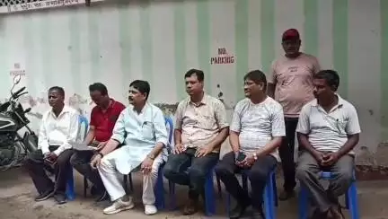 সালানপুর: আসানসোলের দারুকা ধৰ্মশালার নিকট ডেঙ্গু বিষয়ে আলোচনা করলেন পৌর নিগমের চিয়ারম্যান