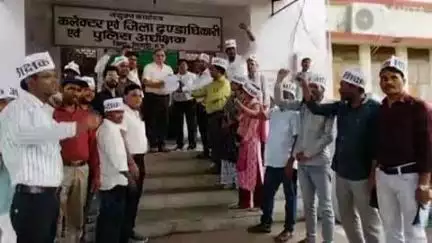 निवाड़ी: नियमितीकरण की मांग: निवाड़ी में अतिथि शिक्षक संघ ने कलेक्टर कार्यालय में दिया ज्ञापन