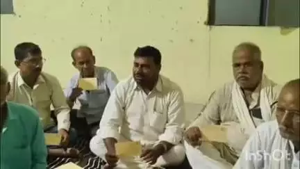 अरवल: अरवल को रेलवे से जोड़ने के लिए संघर्ष समिति ने की समीक्षा बैठक, पोस्टकार्ड अभियान तेज़