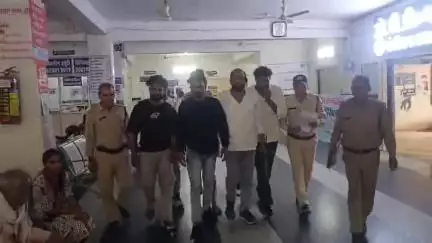 SP सीहोर के निर्देश पर*अमलाहा टोल पर तोड़फोड़ और मारपीट करने वाले मुख्य आरोपियों को आष्टा पुलिस ने किया गिरफ्तार*