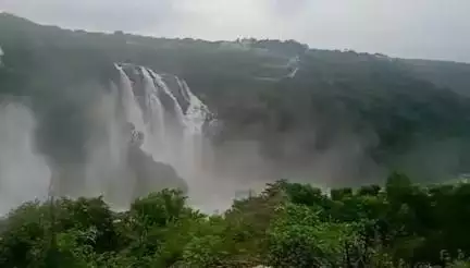 ಕೊಳ್ಳೇಗಾಲ: ಕೊಳ್ಳೇಗಾಲ ಸಮೀಪ ಕಾವೇರಿ ನದಿ‌ಪಾತ್ರ ಗ್ರಾಮಗಳಲ್ಲಿ ಪ್ರವಾಹ ಭೀತಿ