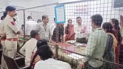 વાલિયા: તાલુકાની ત્રણ ગ્રામ પંચાયત અને પેટા ચૂંટણીમાં આજરોજ મતગણતરી હાથ ધરવામાં આવી હતી.