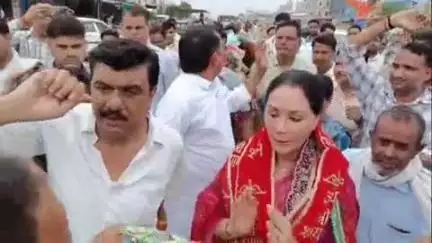 सीकर: रींगस पहुंचने पर डिप्टी सीएम दिया कुमारी का भाजपा कार्यकर्ताओं ने जोरदार स्वागत, विधायक सुभाष मील भी रहे मौजूद