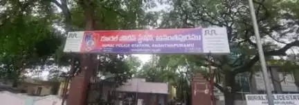 నగర శివారులో భర్తను హత్య చేసిన భార్య ఆమె ప్రియుడిని అదుపులోకి తీసుకున్న పోలీసులు