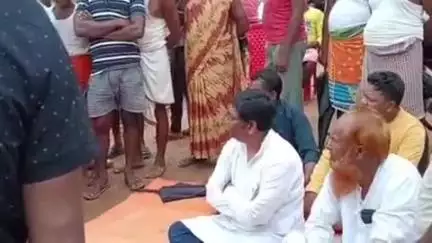 जरमुण्डी: नावाडीह के पास 40 लोगों की ज़मीन पानी में डूबी, सैकड़ों ग्रामीण सड़क पर बैठे