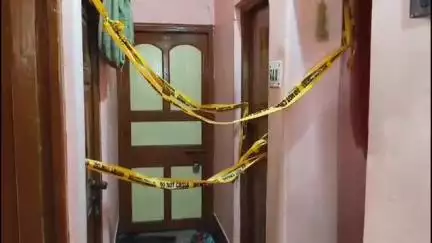 ব্যারাকপুর ২: বরানগরে টাকা চেয়ে না পেয়ে বাবাকে খুন করে থানায় আত্মসমর্পণ করলেন ছেলে