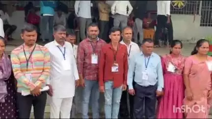 ગલકુંગ ગ્રામ પંચાયતના સુરેશભાઈ વાઘને સરપંચ તરીકે વિજેતા જાહેર કરવામાં આવ્યા